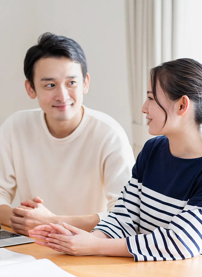 お客様と保険の打合せ